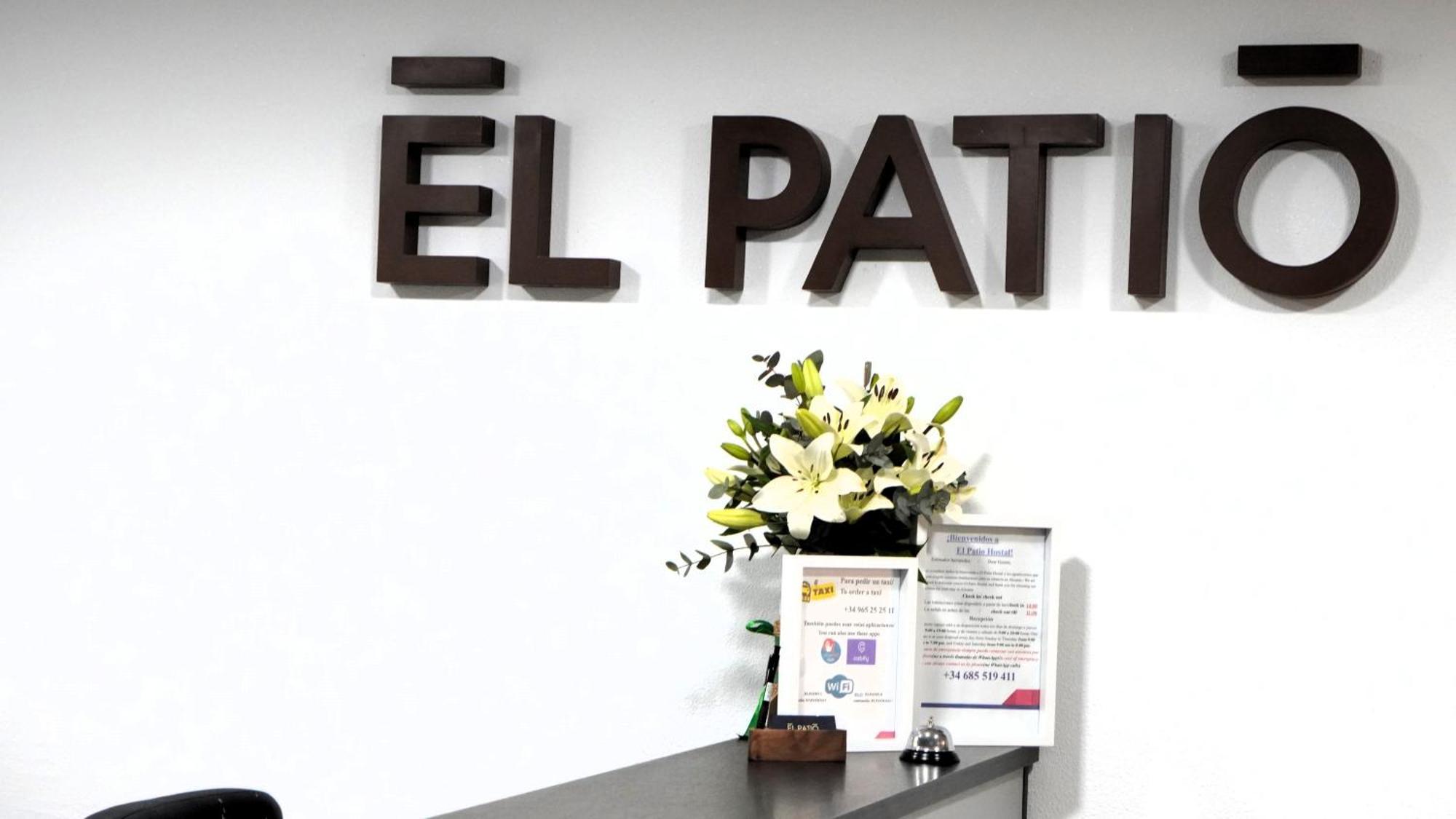 El Patio Hostal Alicante Exterior photo