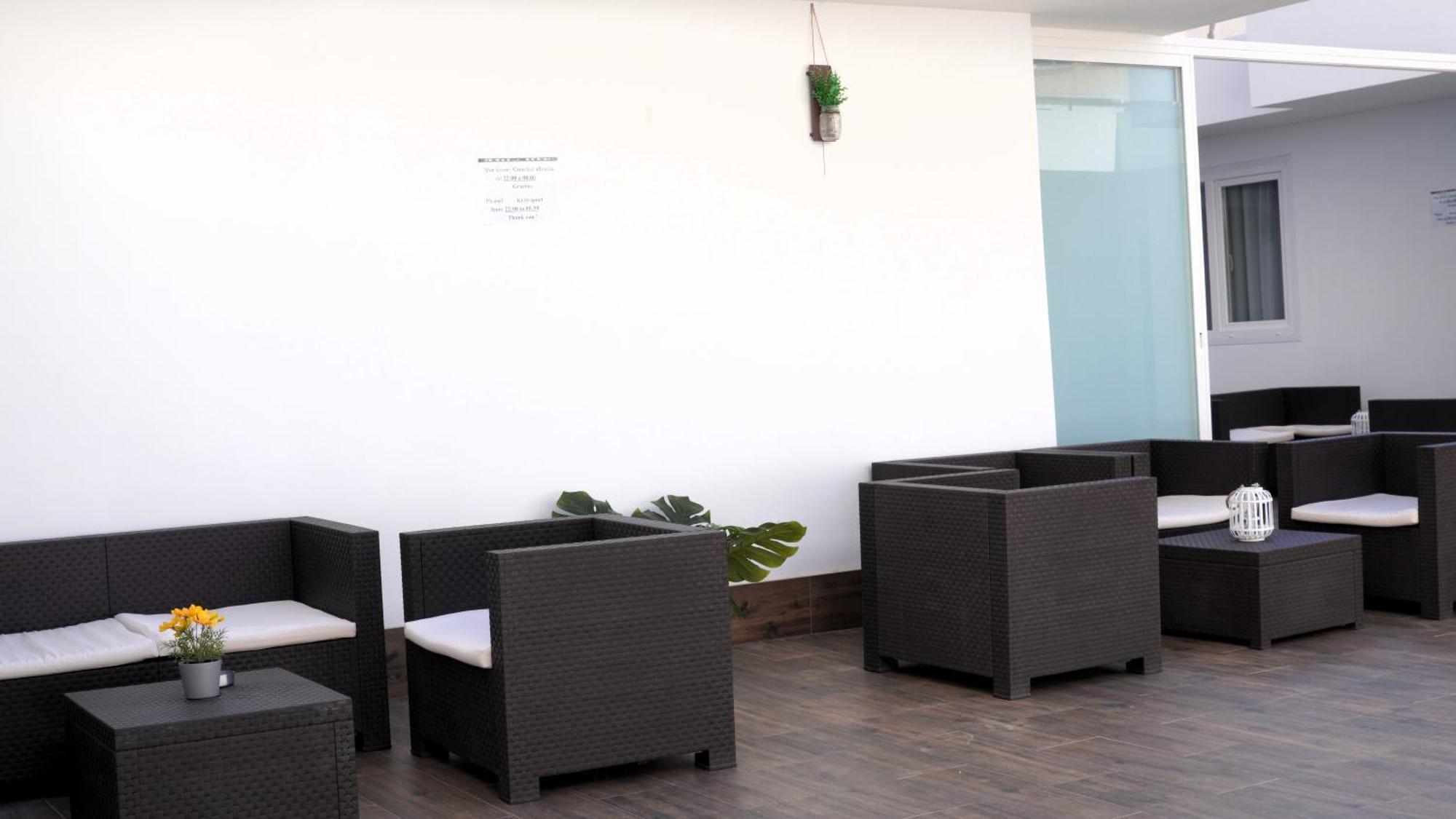 El Patio Hostal Alicante Exterior photo
